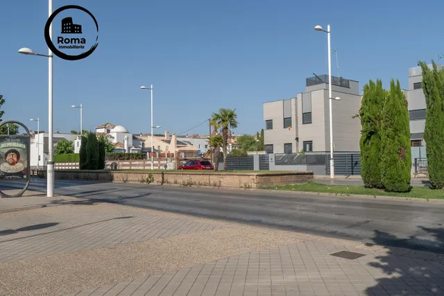 Se vende plaza de garaje en Parque Lagos cerca de Carrefour — 23