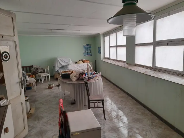 OPORTUNIDA GRAN CASA DE PUEBLO CON VIVIENDA UNIFAMILIAR Y NAV ES ANEXAS — 27