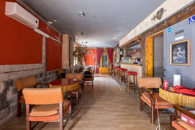 ✨ Local en esquina con gran visibilidad junto a Plaza de Tor - foto 3