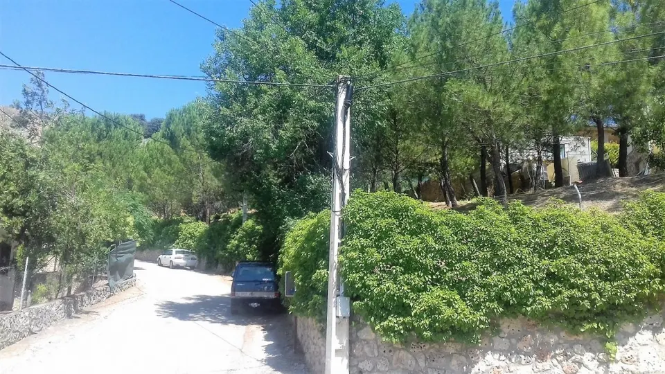 Parcela urbana de esquina en el centro de Loranca de Tajuña