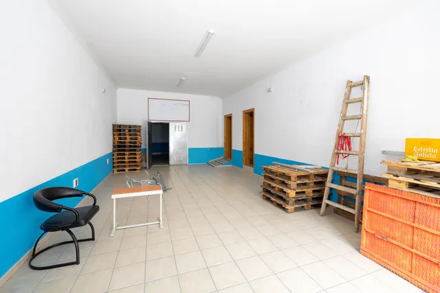 Local comercial mas cochera 142 m — 11