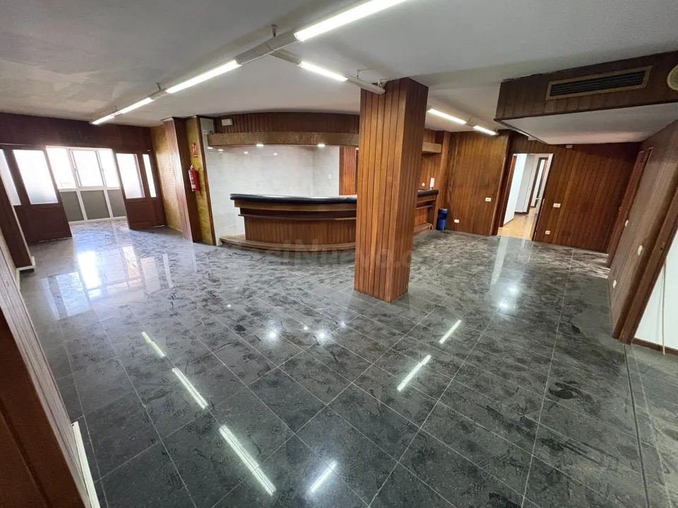 Oportunidad zona Triana - Gran piso con garaje y con muchas posibilidades