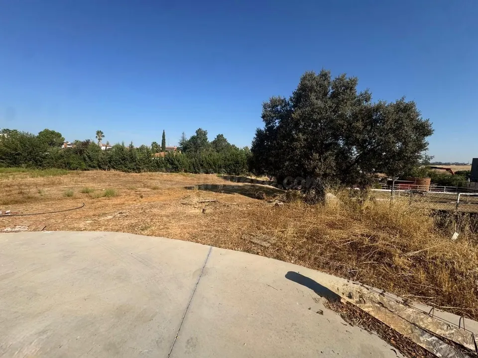 Terreno urbano para construcción de vivienda unifamiliar