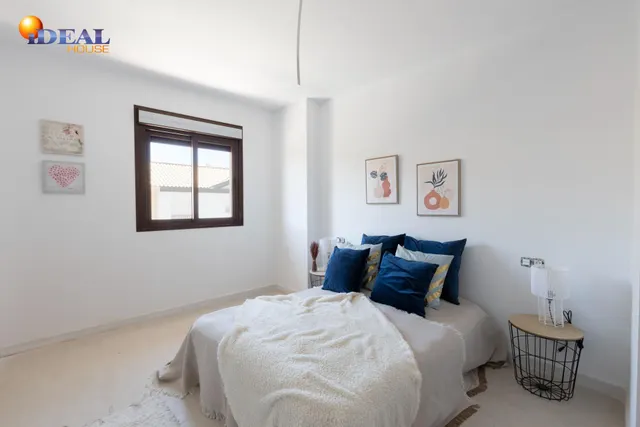 Espectacular casa adosasa de obra nueva — 21