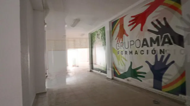 ¡Descubre tu nuevo espacio de trabajo en el corazón de la ciudad! Presentamos un local de dos planta — 19