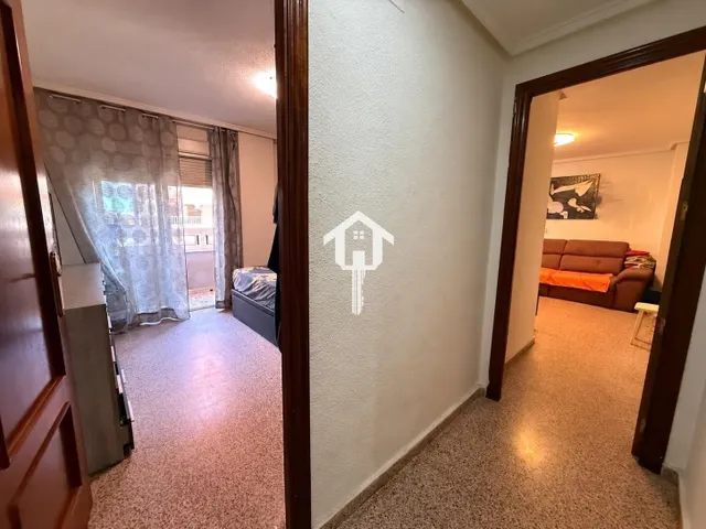 PISO EN VENTA EN ALICANTE. ZONA DE LA FLORIDA. 114m2, 3 habitaciones DOBLES, 1 BAÑO COMPLETO Y UN ASEO. PRIMERA PLANTA CON ASCENSOR. — 20