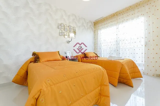 VILLA DE OBRA NUEVA EN PLAYA HONDA — 33