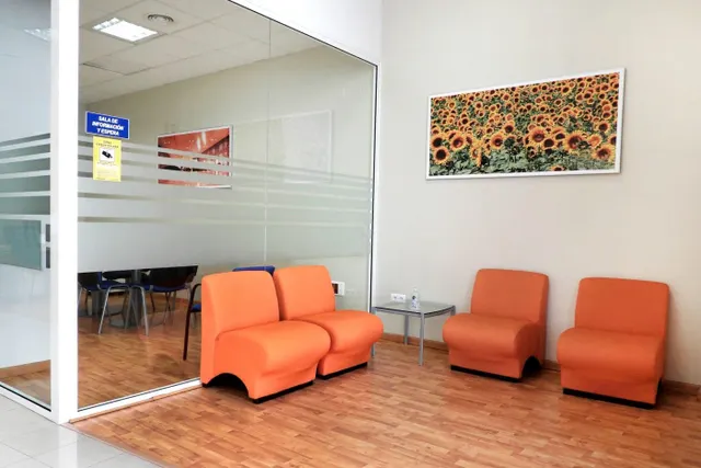 Magnífico local comercial junto a la Plaza Andalucía — 8
