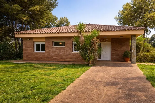 Espectacular casa a 4 vientos en Castellarnau con gran garaj - foto 2