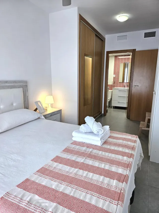 Moderno piso a un paso de la playa en Santiago de la Ribera — 9