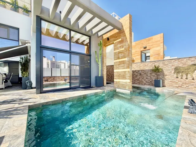 Villa 3 habitaciones 132m² en venta - Lomas de Cabo Roig — 38