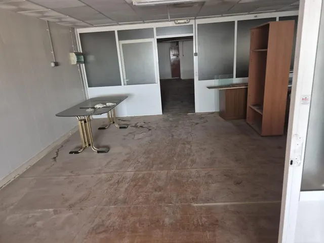 Se alquila nave en Elda — 24