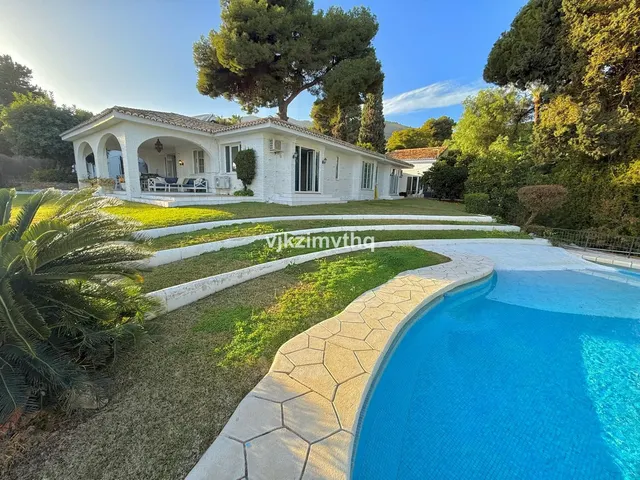 Chalet 6 habitaciones 637m² en venta - Centro — 31