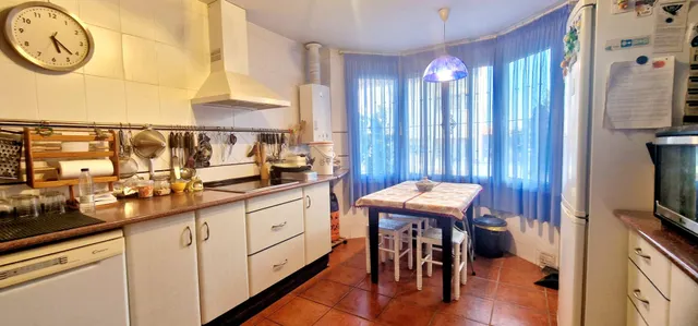 CASA PAREADA EN LA SIERREZUELA — 17