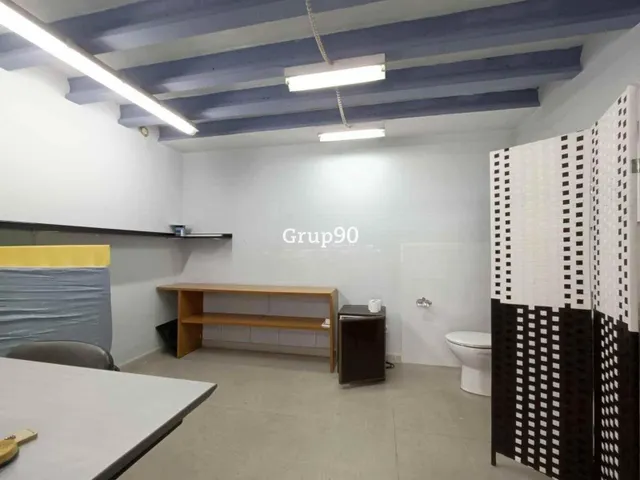 Local comercial a pie de calle de 240m2 en Zona Instituts — 17
