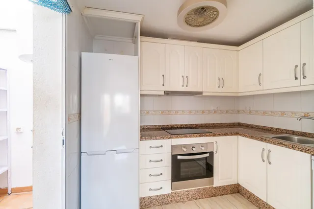 Planta baja con amplio jardín en Orihuela Costa ( Los Dolses ) de 2 dormitorios y 2 baños — 8