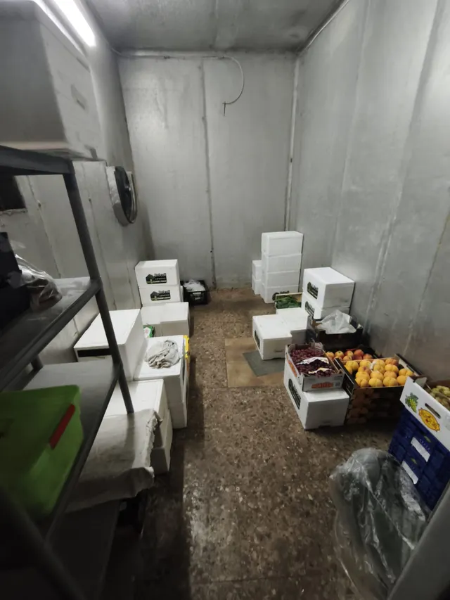 Local comercial, actualmente frutería — 11
