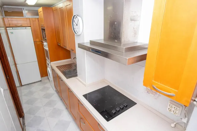 Amplio y luminoso piso en Cadiz, a solo diez minutos de la Playa Victoria — 24
