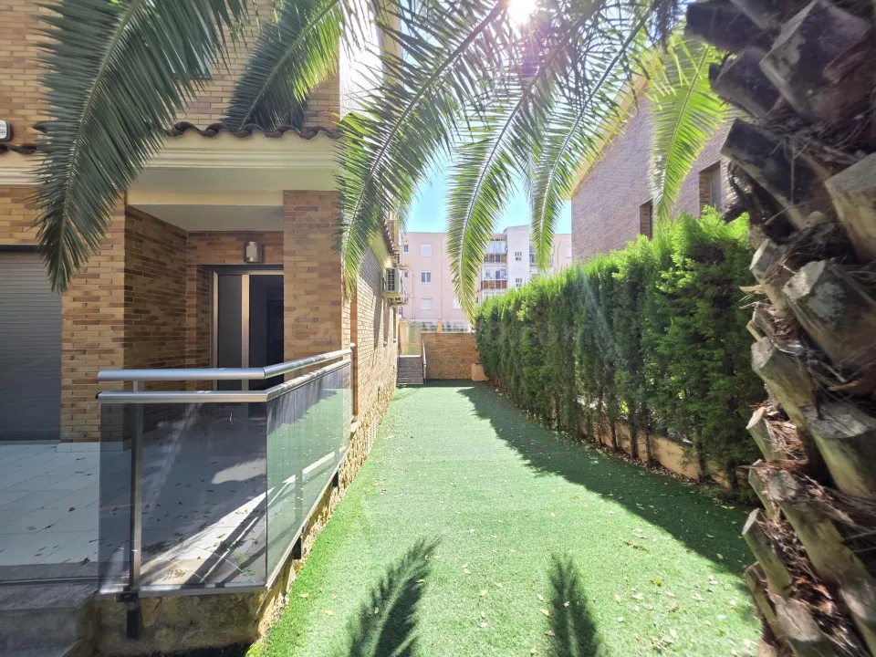 CASA CON JARDIN DE 4 habitaciones EN BARENYS