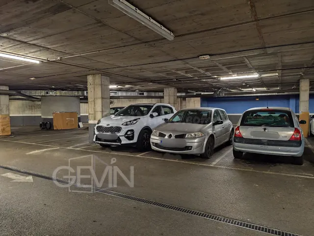 Parking en venta a un paso del Parque Central y el Paseo de 