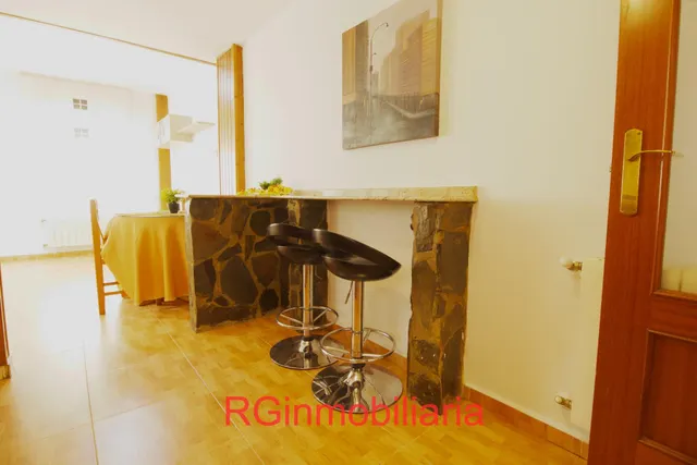 Apartamento 2 habitaciones, patio, trastero y zona aparcamiento. — 6