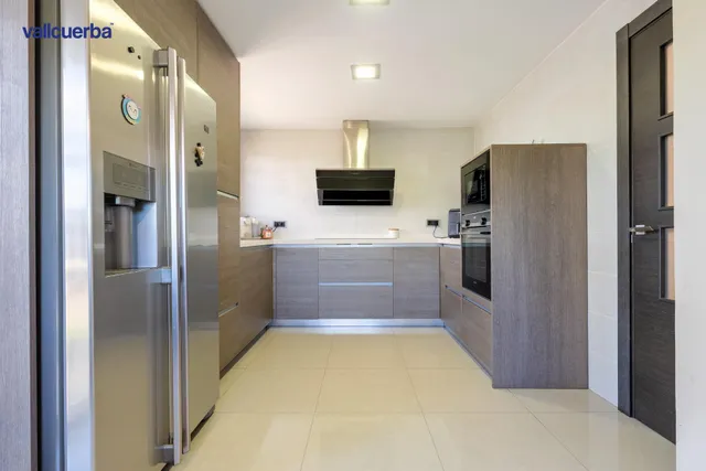 CASA ESQUINERA EN RESIDENCIAL AIGÜESVERDS DE REUS — 19