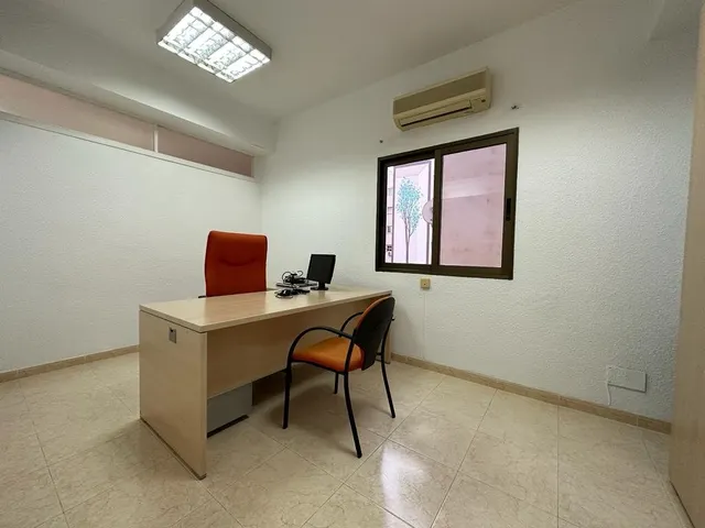 ¿Estás buscando una oficina en el paseo de Almería? — 12