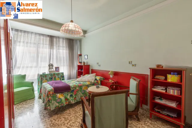 Amplia vivienda en pleno centro de Granada — 19