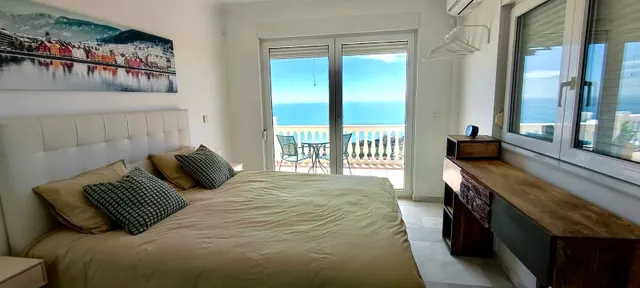 Villa con impresionantes vistas al mar — 17