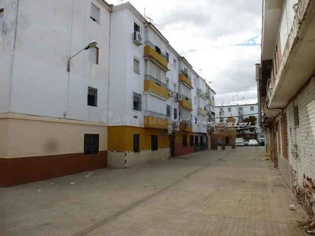 Venta de Piso en la localidad de Sevilla sin Posesión - foto 2