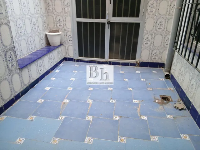 Oportunidad piso venta zona capuchinos concretamente avenida principal vistas despejadas, exterior, 4 dormitorios, 2 baños, garaje, patio, terraza, mejor ver... — 19