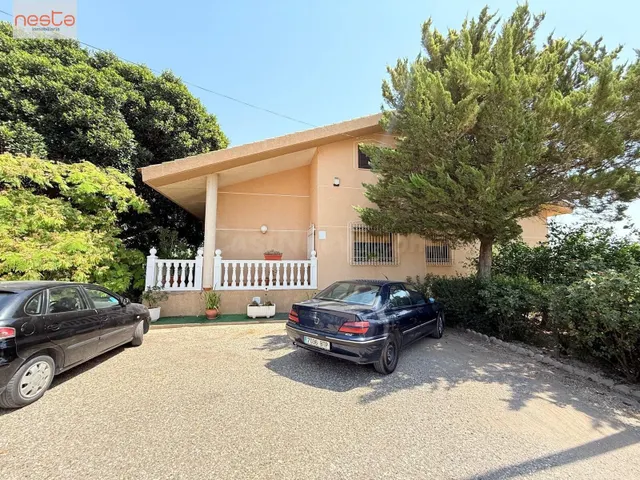 CHALET CON PARCELA, 4 DORM. + 2 BAÑOS CON JARDÍN Y 39 OLIVOS - foto 5