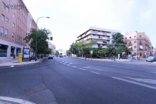 Descubre una oportunidad de inversión o gran vivienda famili - foto 2