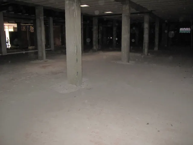 ++se vende local comercial dando a dos calles en esquina en el palmar murcia++ 946m2 — 3