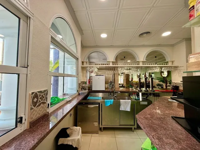 Local comercial 101m² en alquiler - Los secanos — 29