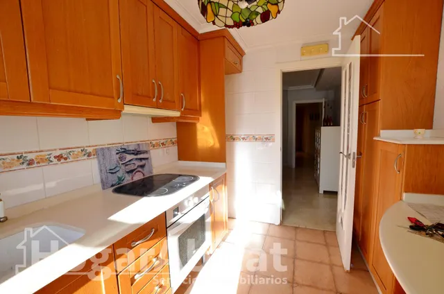 ¡En pleno centro! Impecable, exterior y luminoso con garaje y ascensor, todo amueblado — 10