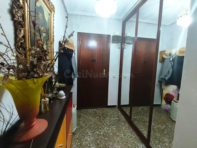 VIVIENDA REFORMADA CON ASCENSOR Y SERVICIO 3 DORMITORIOS - foto 4