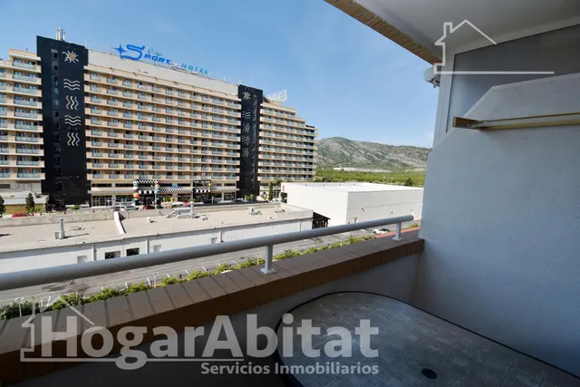 Acogedor en residencial con piscina, garaje y terraza, todo amueblado — 11