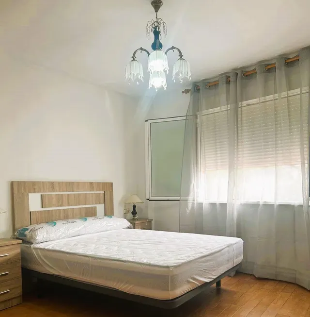 SE VENDE AMPLIO PISO EN CALLE ZARAGOZA — 26