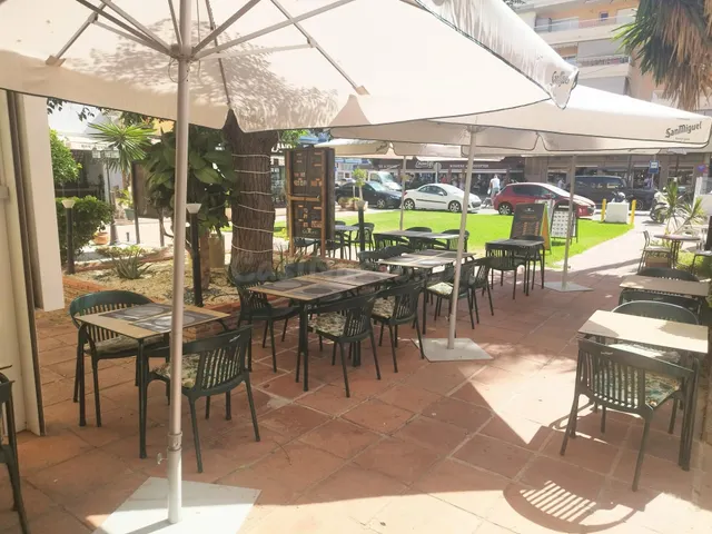 Negocio 124m² en alquiler - Los Boliches — 2