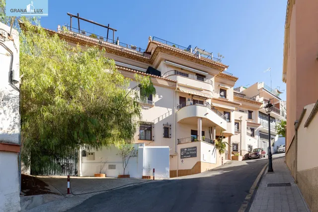 ÁTICO DE 1 DORMITORIO EN BARRIO DE MONACHIL.
