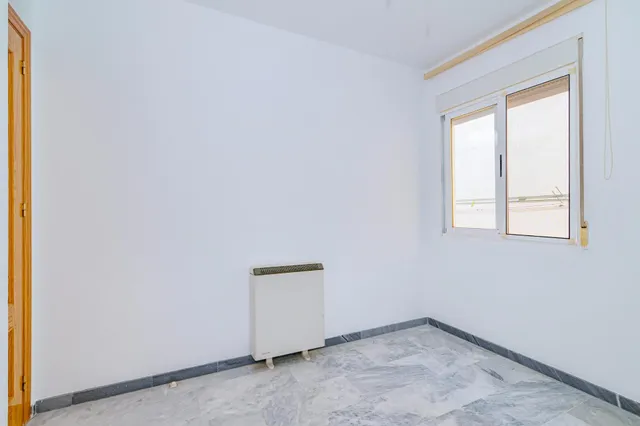PISO DE 3 habitaciones Y COCHERA EN LA ZUBIA — 13