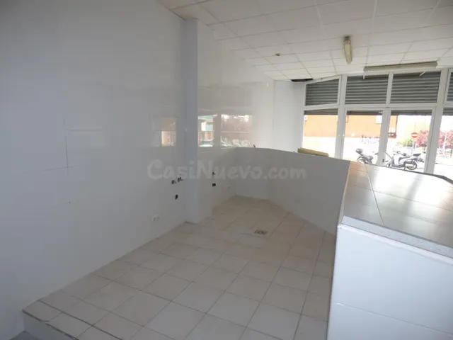 Local comercial 67m² en venta - Rodalies malgrat de mar - foto 4