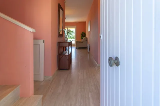 Magnifica villa de 347m2, situada a 1ª línea de mar — 7