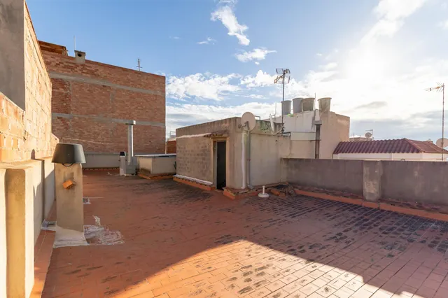 FINCA CON POSIBILIDAD DE DOS PISOS PARA RENTABILIDAD! — 49