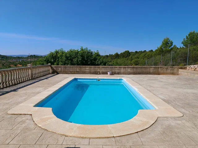 Chalet con piscina — 24