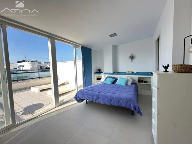 Exclusivo ático dúplex situado en la de playa de Daimús, a tan solo 300 metros de la orilla — 17