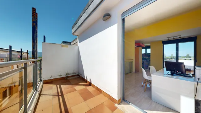 ESTUPENDO ADOSADO EN SUECA CON  VISTAS A MARAVILLOSOS PAISAJES — 35