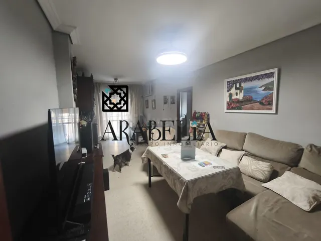 Amplio Piso en Córdoba - Ideal para Entrar a Vivir por €169.900 — 2