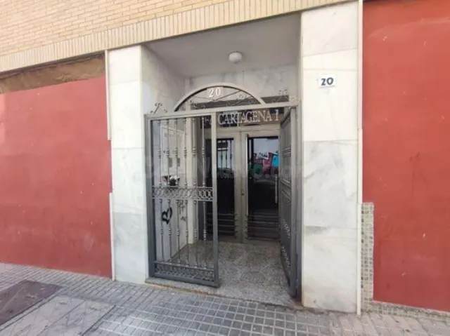 SE VENDE piso OKUPA en C Cartagena 20 de Ejido (El)